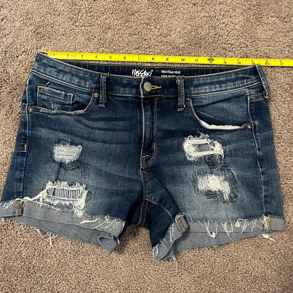 Mossino Distressed Mid-Rise Shorts